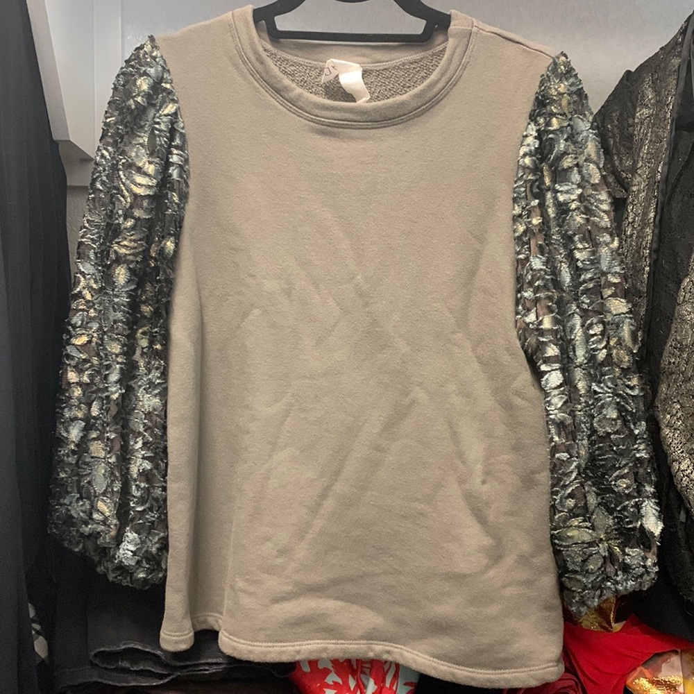 Amadi Anthropologie sweatshirt with burnout sleeves